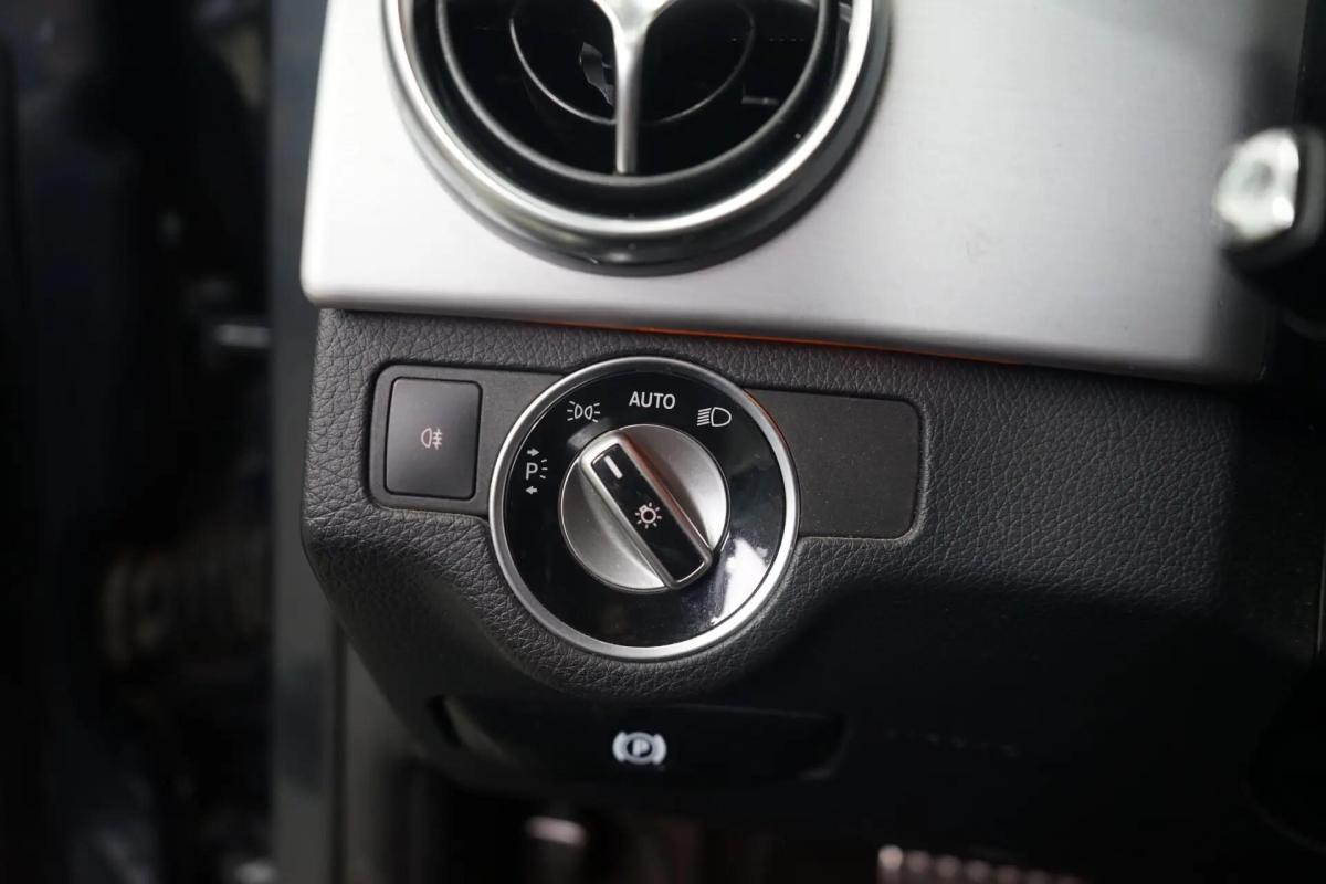 mercedes-benz-glk-200-2015-diesel-2143cc