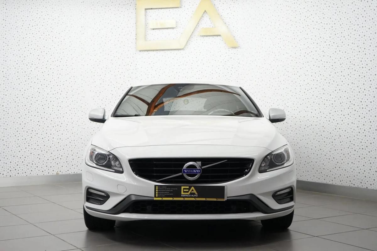 volvo-v60-2015-hibrido-a-diesel-2400cc