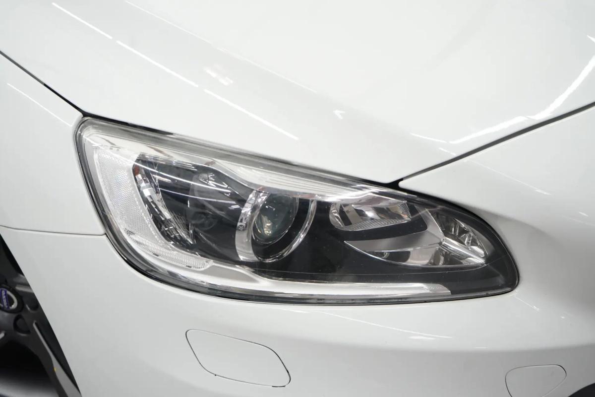 volvo-v60-2015-hibrido-a-diesel-2400cc