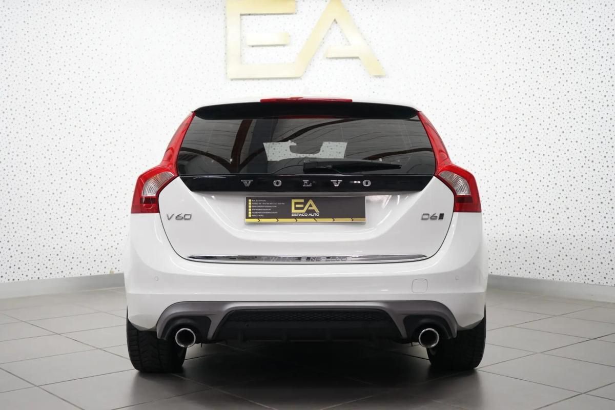 volvo-v60-2015-hibrido-a-diesel-2400cc