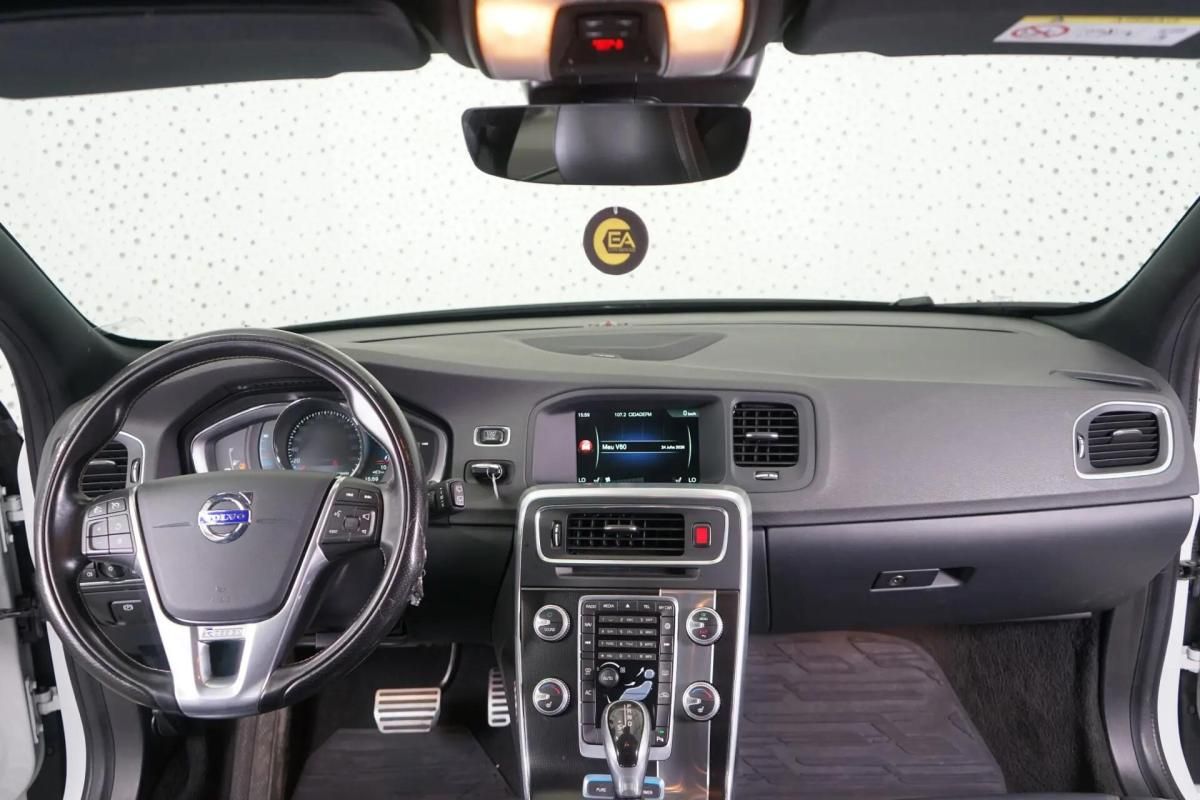 volvo-v60-2015-hibrido-a-diesel-2400cc