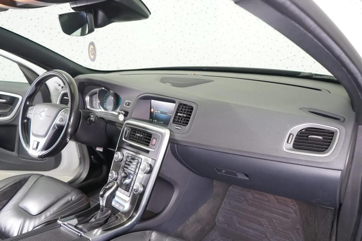 volvo-v60-2015-hibrido-a-diesel-2400cc