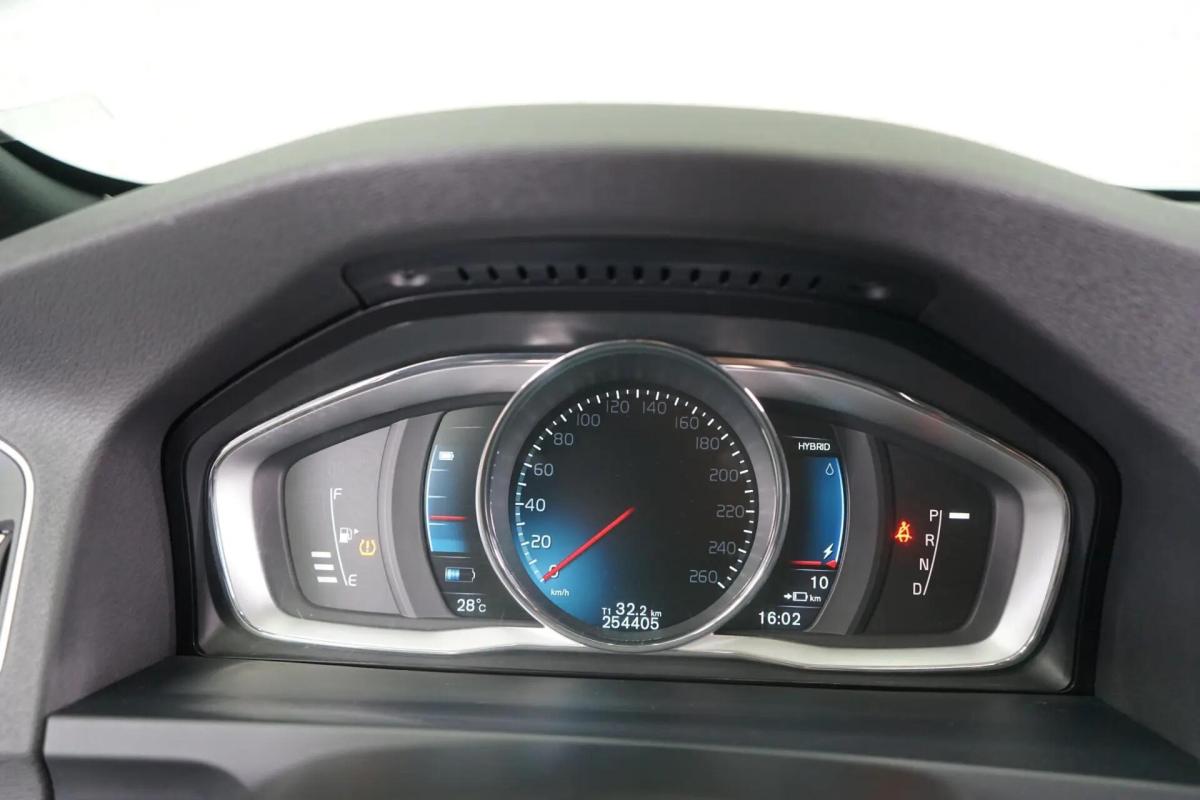 volvo-v60-2015-hibrido-a-diesel-2400cc