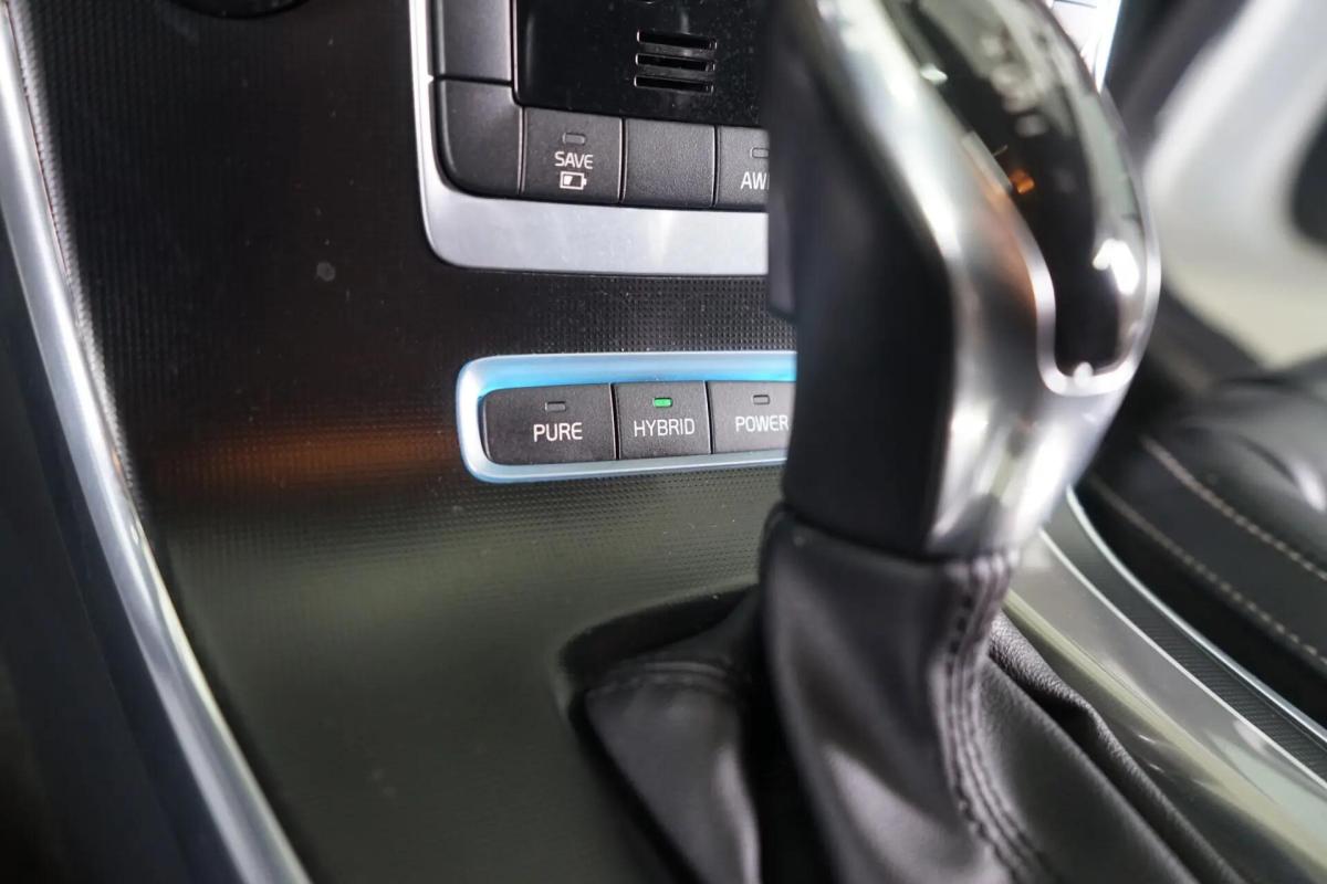volvo-v60-2015-hibrido-a-diesel-2400cc