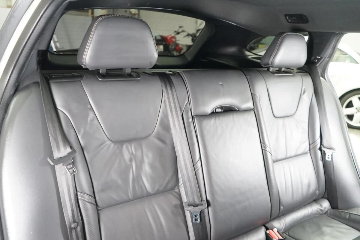 volvo-v60-2015-hibrido-a-diesel-2400cc