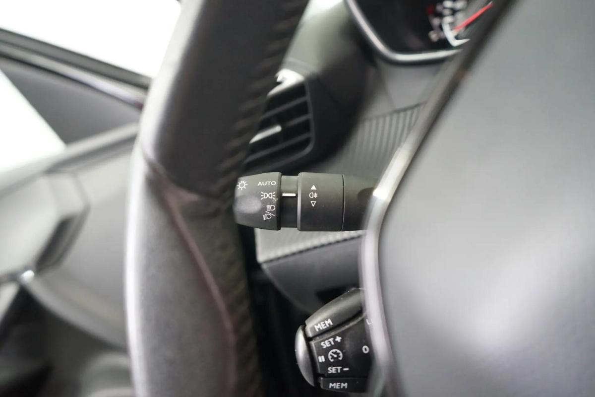 peugeot-2008-2021-gasolina-1199cc