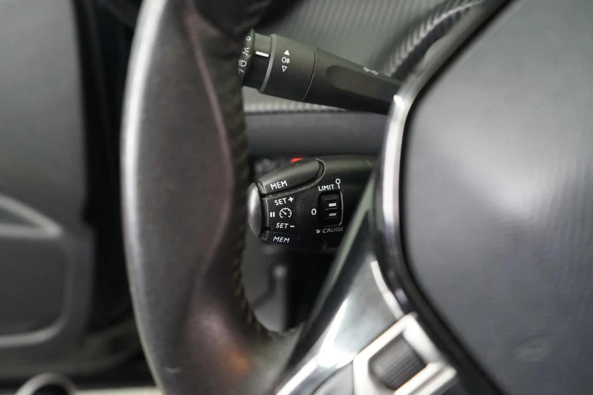 peugeot-2008-2021-gasolina-1199cc