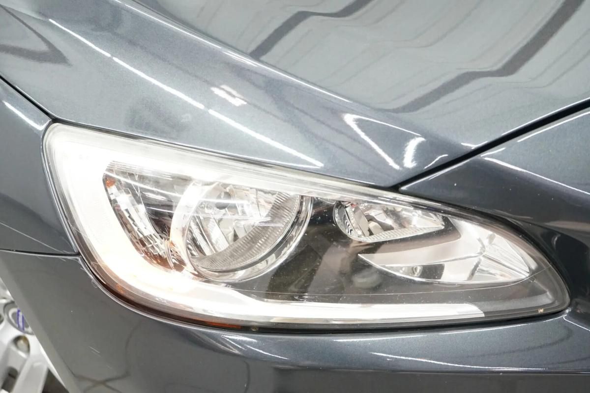 volvo-v60-2014-hibrido-a-diesel-2400cc