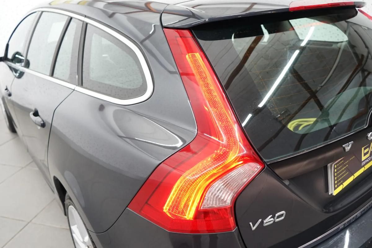 volvo-v60-2014-hibrido-a-diesel-2400cc