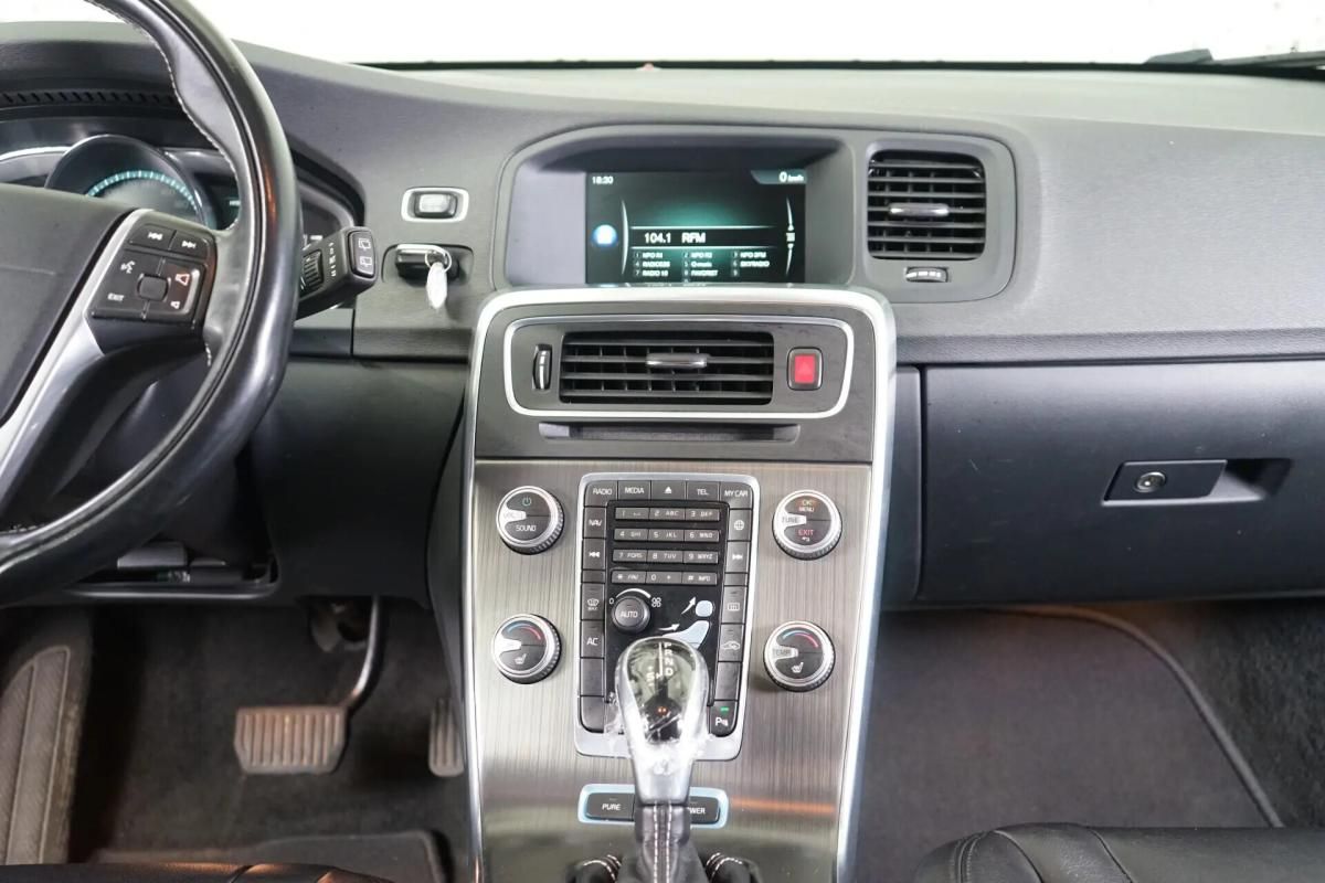 volvo-v60-2014-hibrido-a-diesel-2400cc