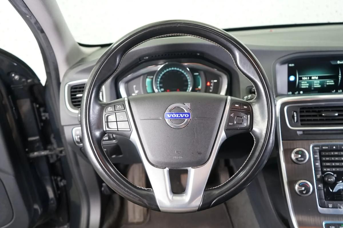 volvo-v60-2014-hibrido-a-diesel-2400cc