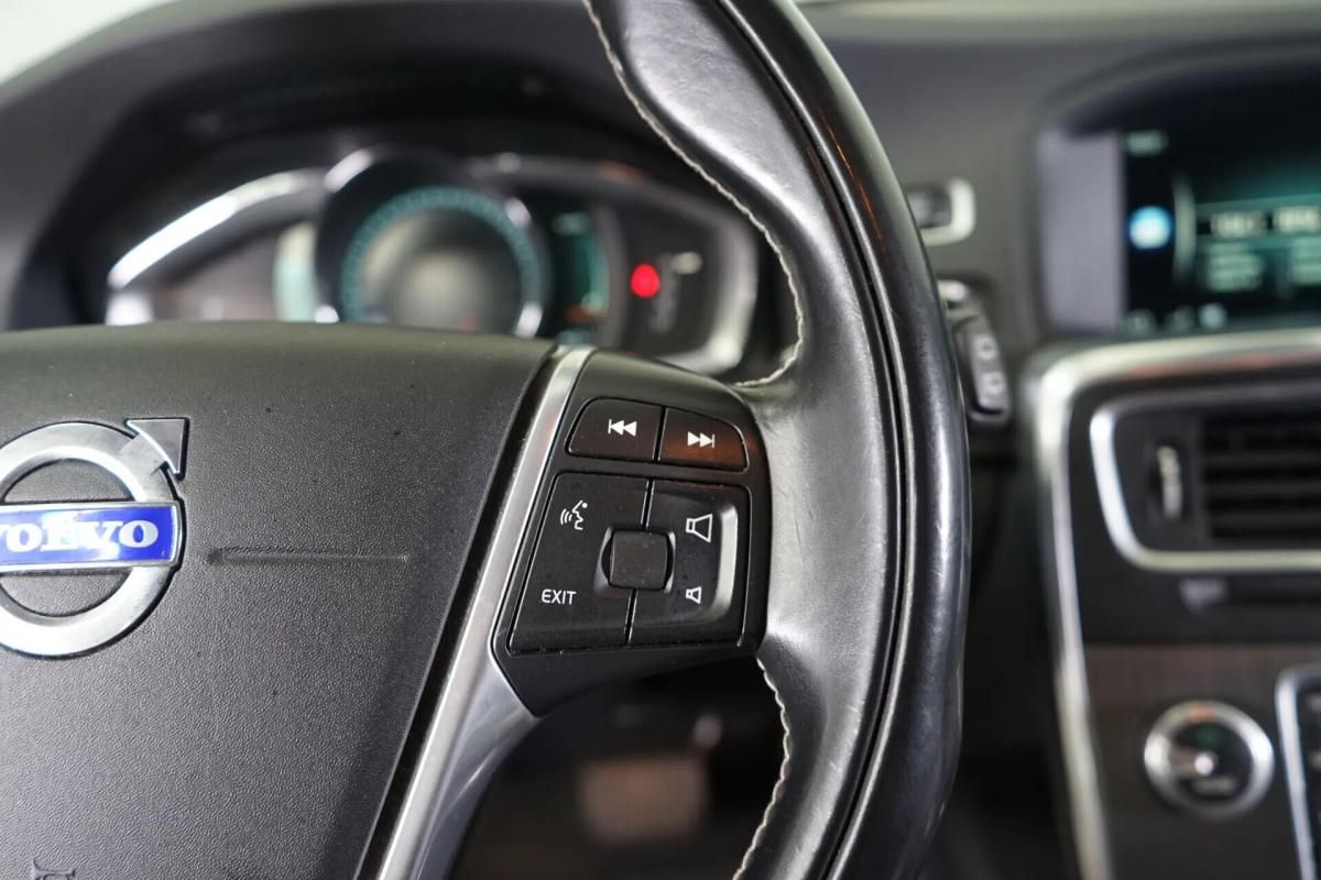 volvo-v60-2014-hibrido-a-diesel-2400cc