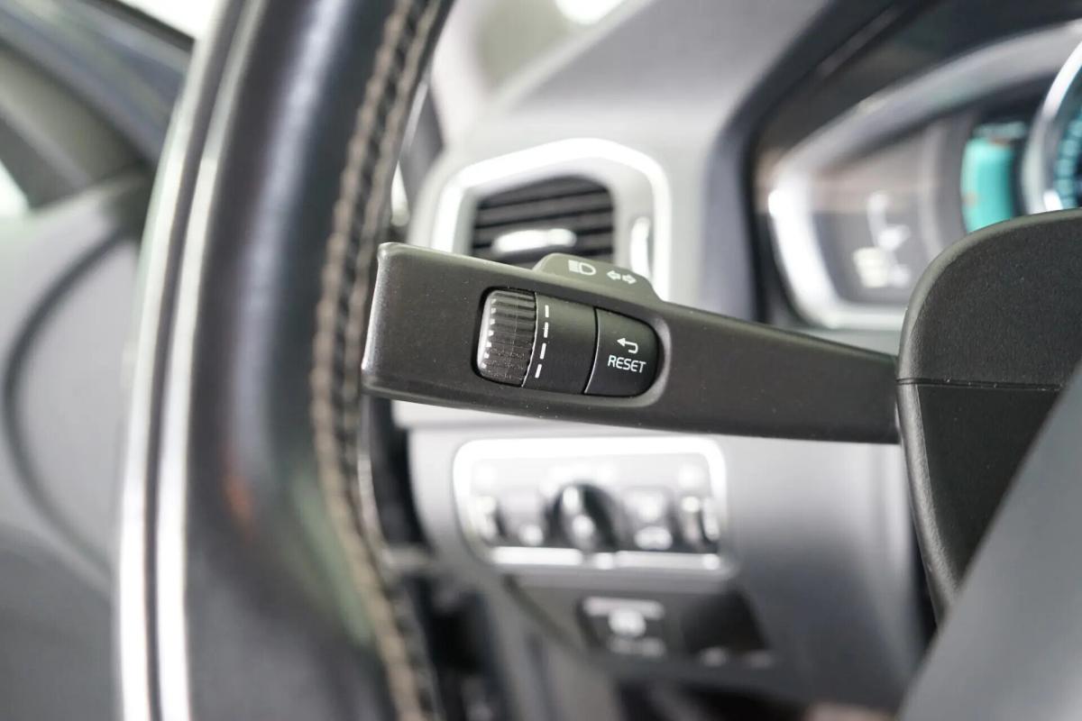 volvo-v60-2014-hibrido-a-diesel-2400cc