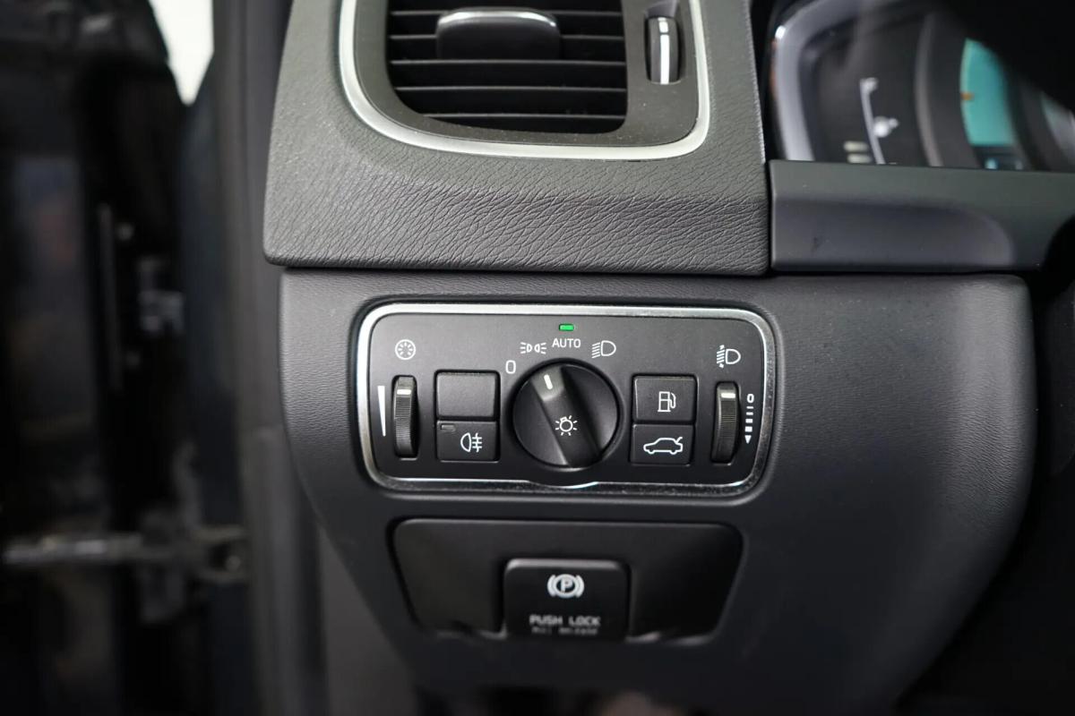 volvo-v60-2014-hibrido-a-diesel-2400cc