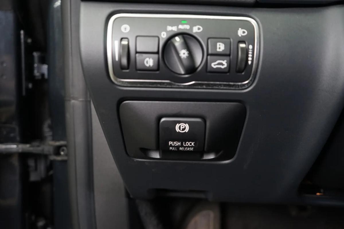 volvo-v60-2014-hibrido-a-diesel-2400cc