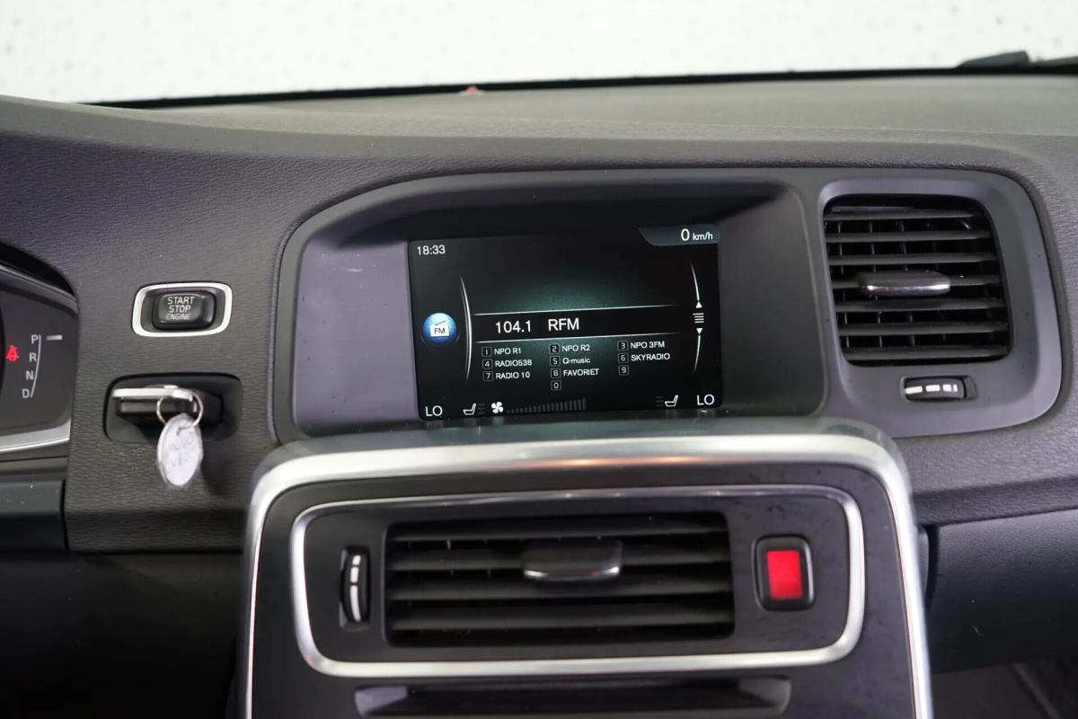 volvo-v60-2014-hibrido-a-diesel-2400cc