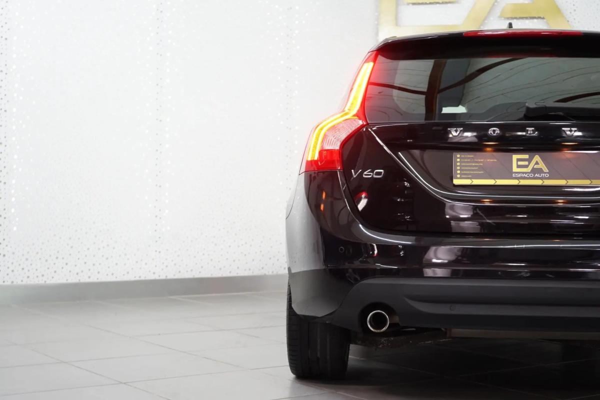 volvo-v60-2012-diesel-1560cc