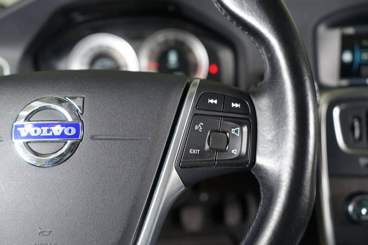 volvo-v60-2012-diesel-1560cc