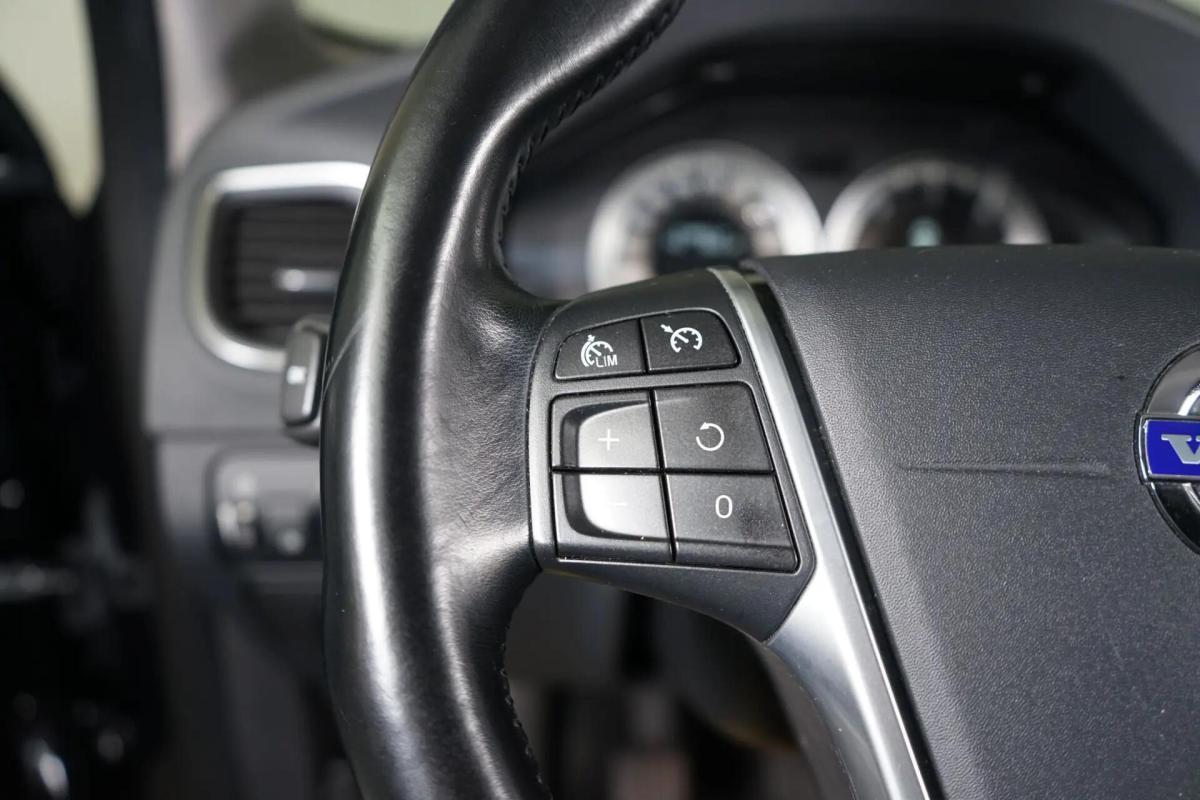 volvo-v60-2012-diesel-1560cc