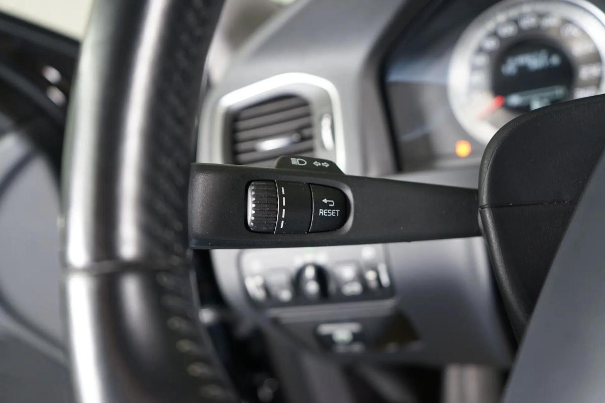 volvo-v60-2012-diesel-1560cc