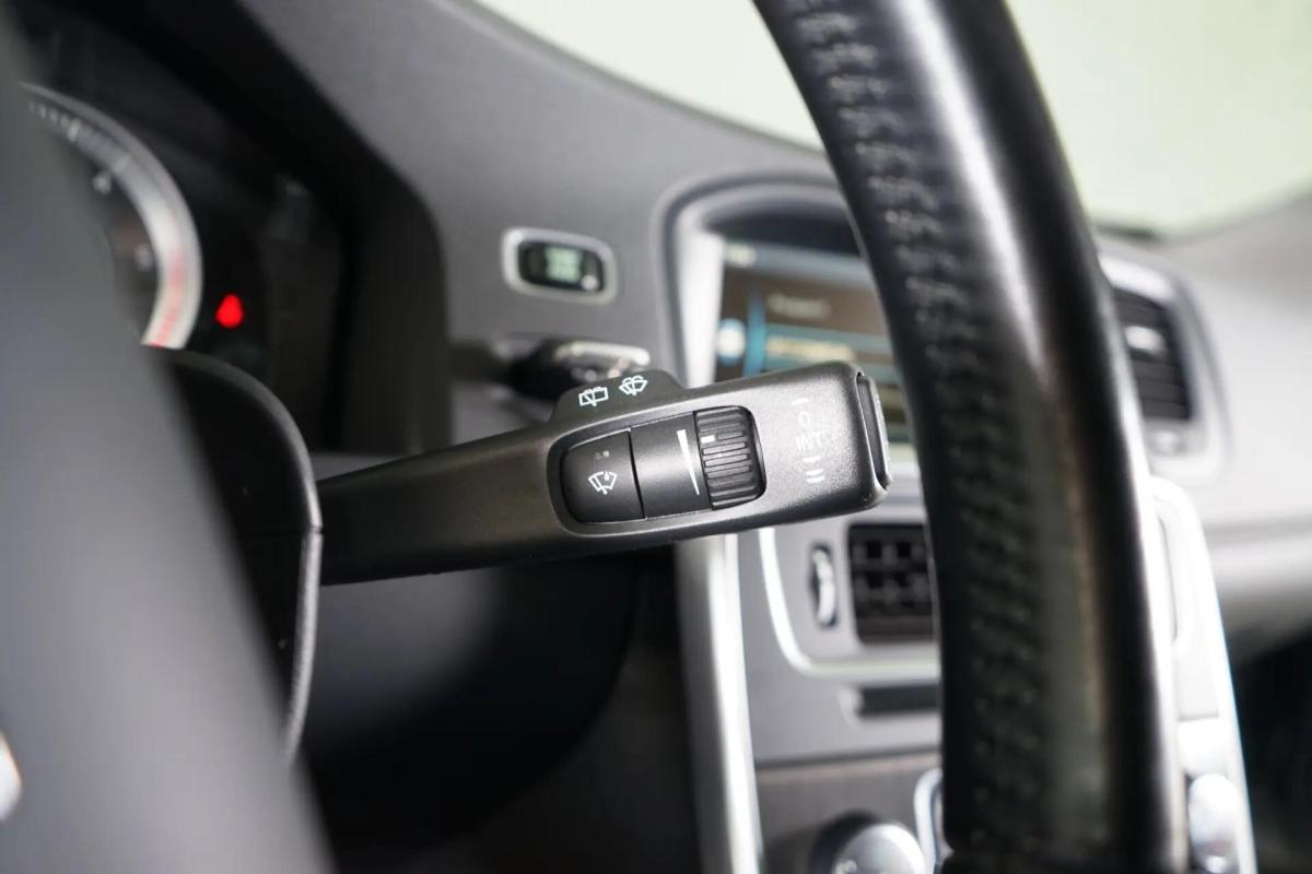 volvo-v60-2012-diesel-1560cc