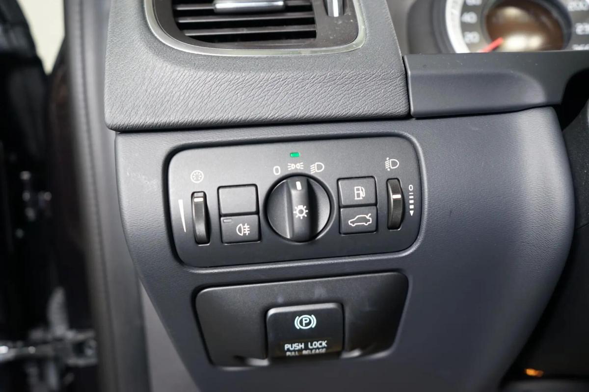 volvo-v60-2012-diesel-1560cc