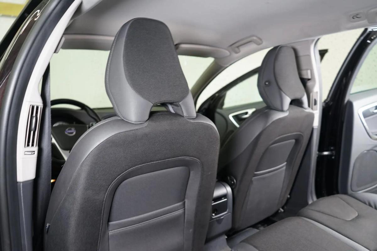 volvo-v60-2012-diesel-1560cc