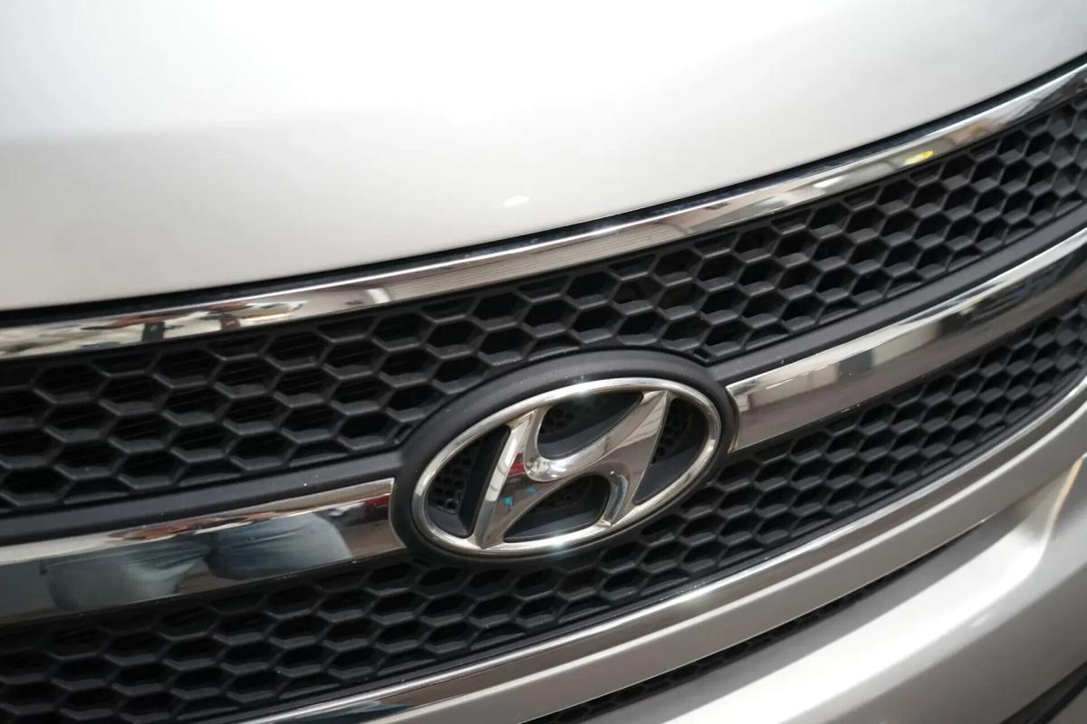 hyundai-h-1-2010-diesel-2497cc