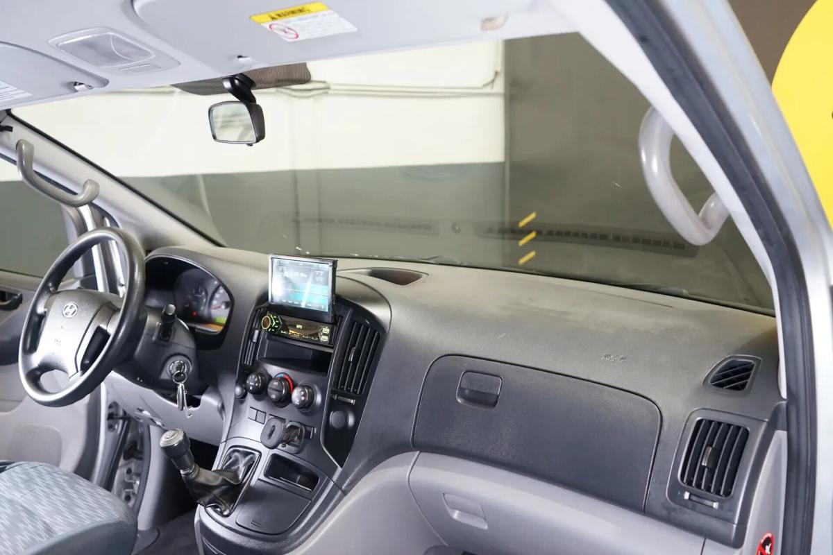 hyundai-h-1-2010-diesel-2497cc