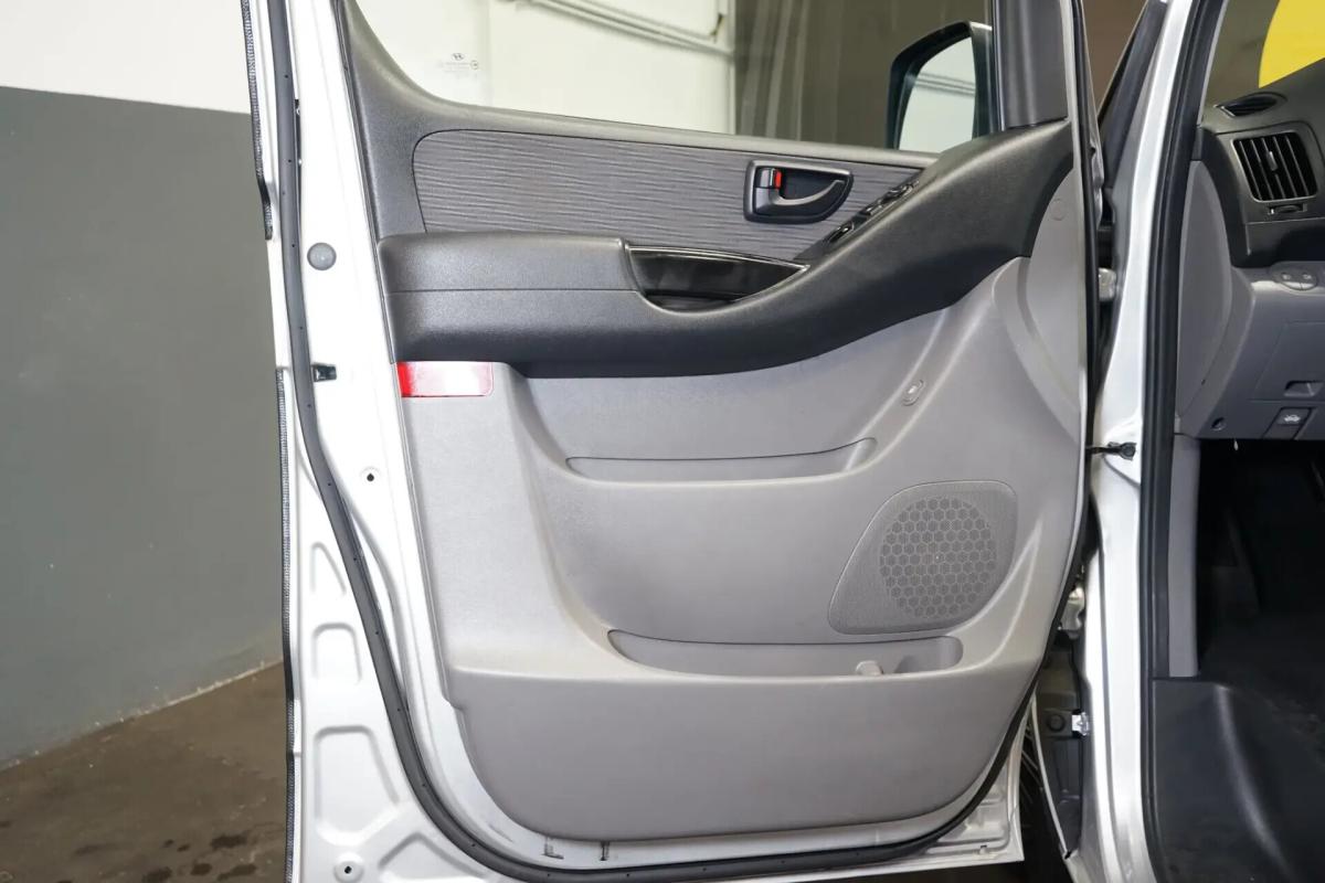 hyundai-h-1-2010-diesel-2497cc