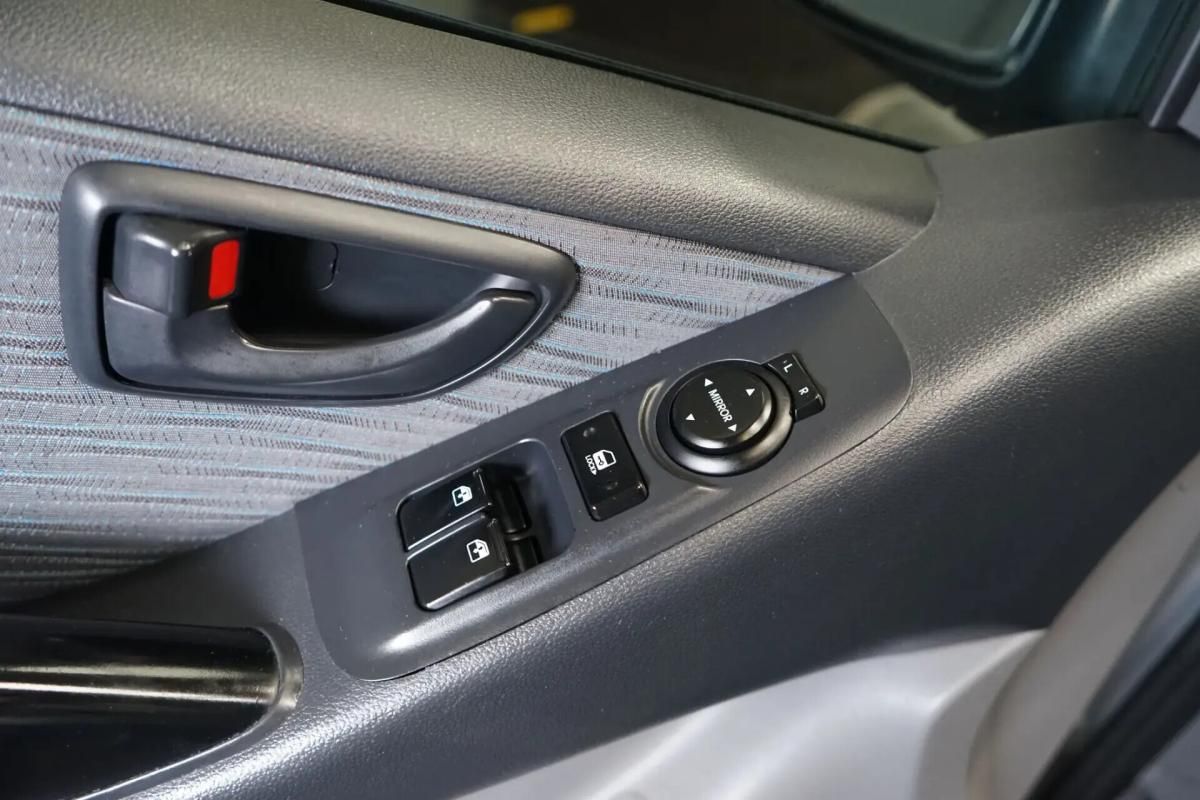 hyundai-h-1-2010-diesel-2497cc