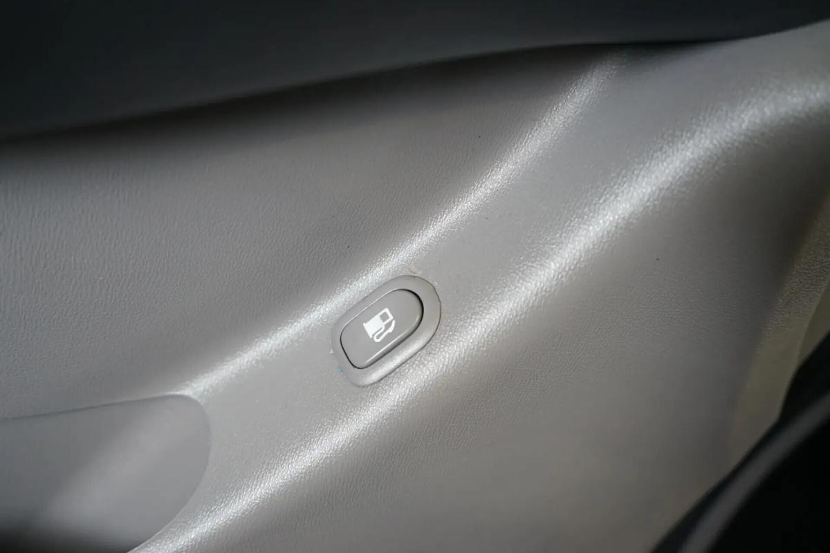 hyundai-h-1-2010-diesel-2497cc