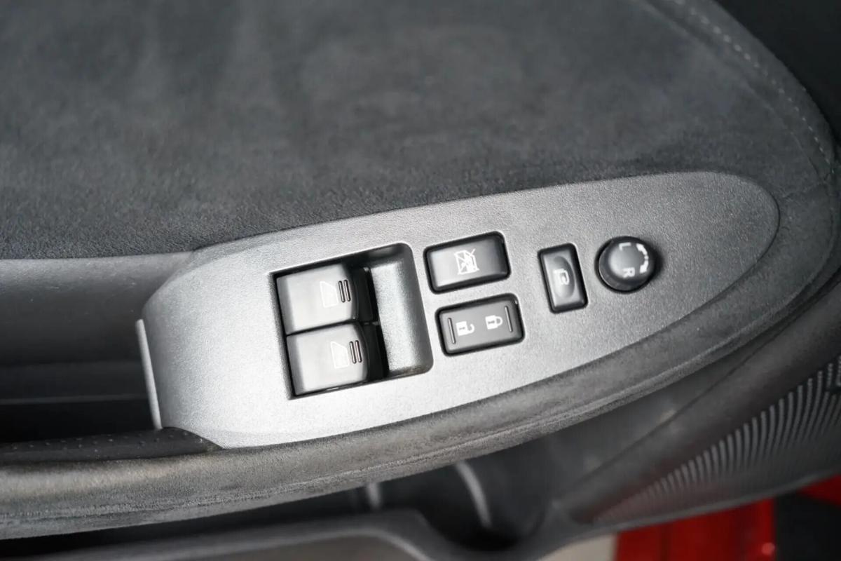 nissan-370z-2015-gasolina-3696cc