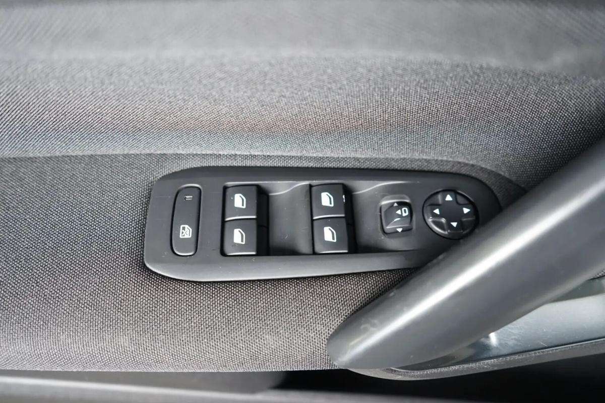 peugeot-308-sw-2014-diesel-1560cc