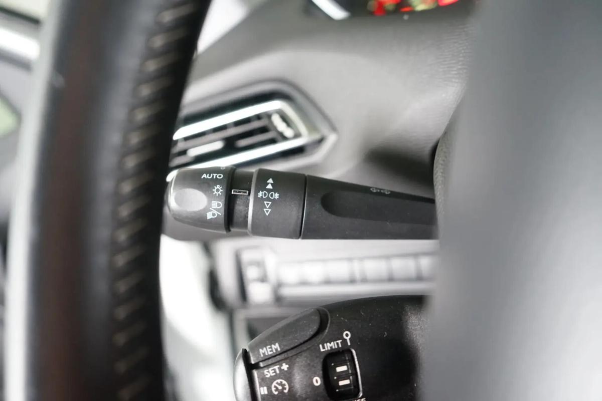 peugeot-308-sw-2014-diesel-1560cc