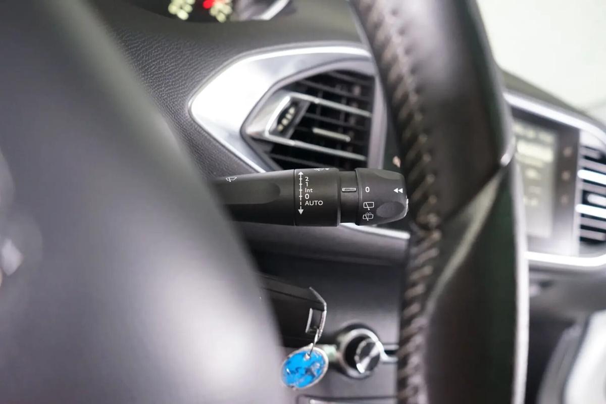 peugeot-308-sw-2014-diesel-1560cc