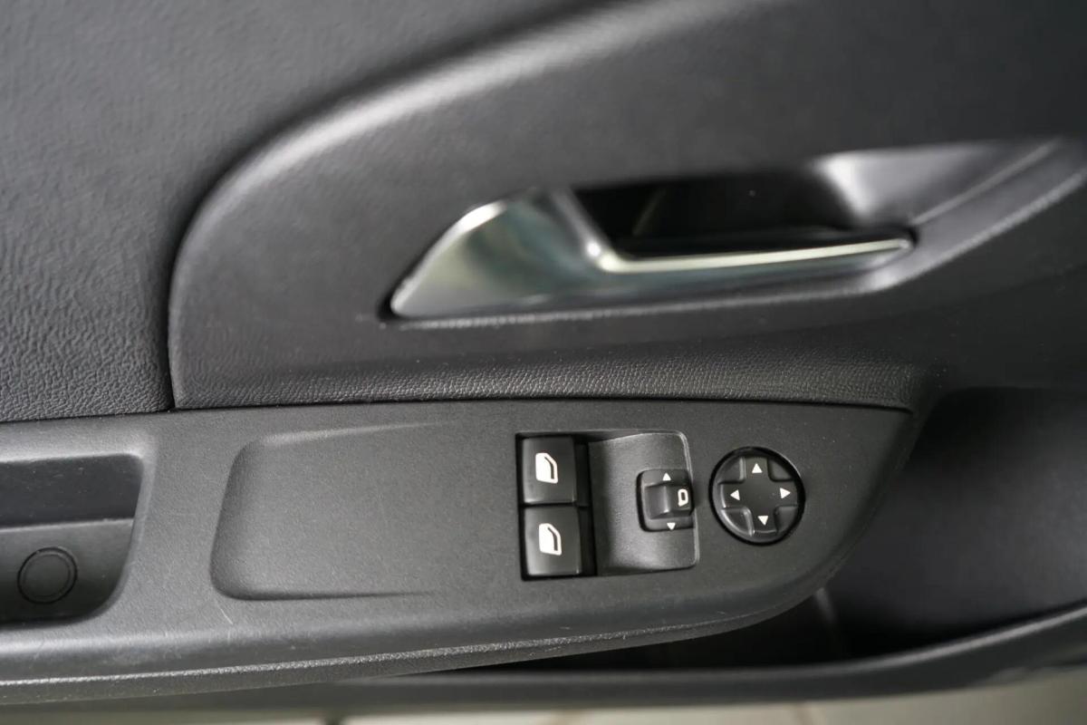 opel-corsa-2023-gasolina-1199cc
