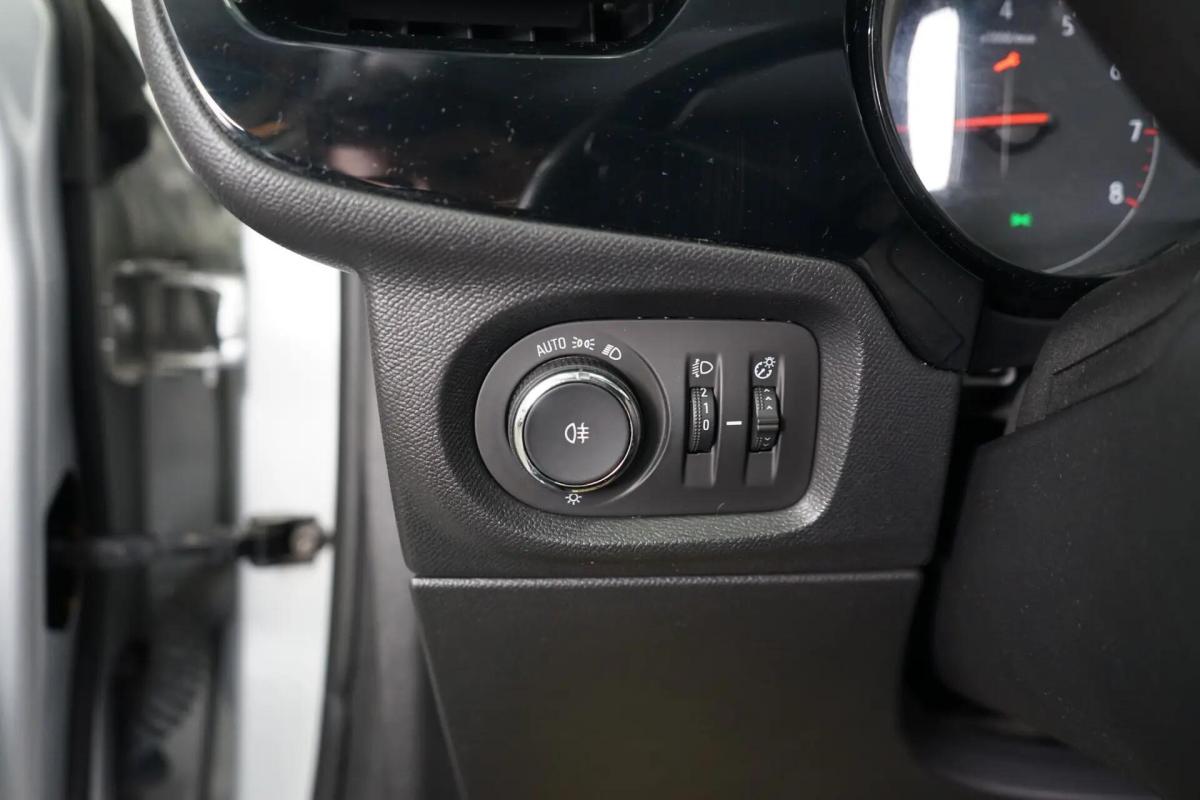 opel-corsa-2023-gasolina-1199cc
