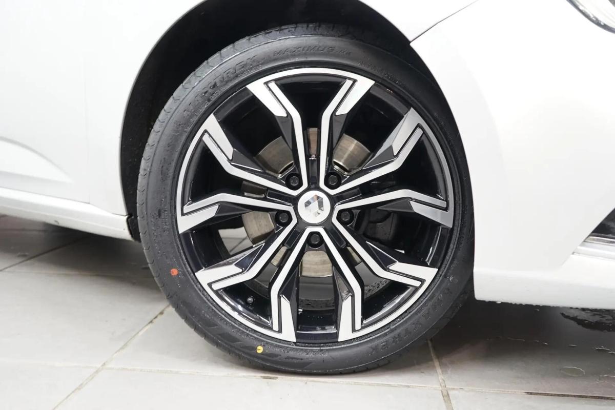 renault-megane-sport-tourer-2017-diesel-1461cc