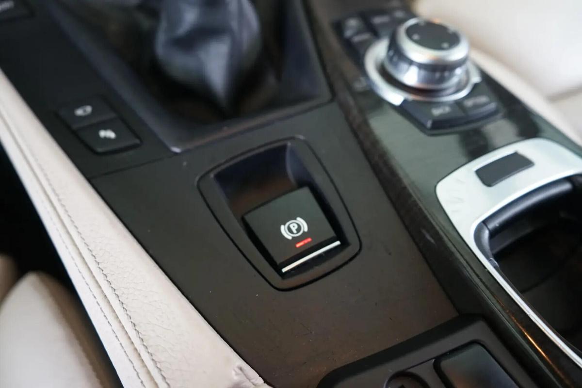 bmw-serie-5-520d-touring-2011-diesel-1995cc