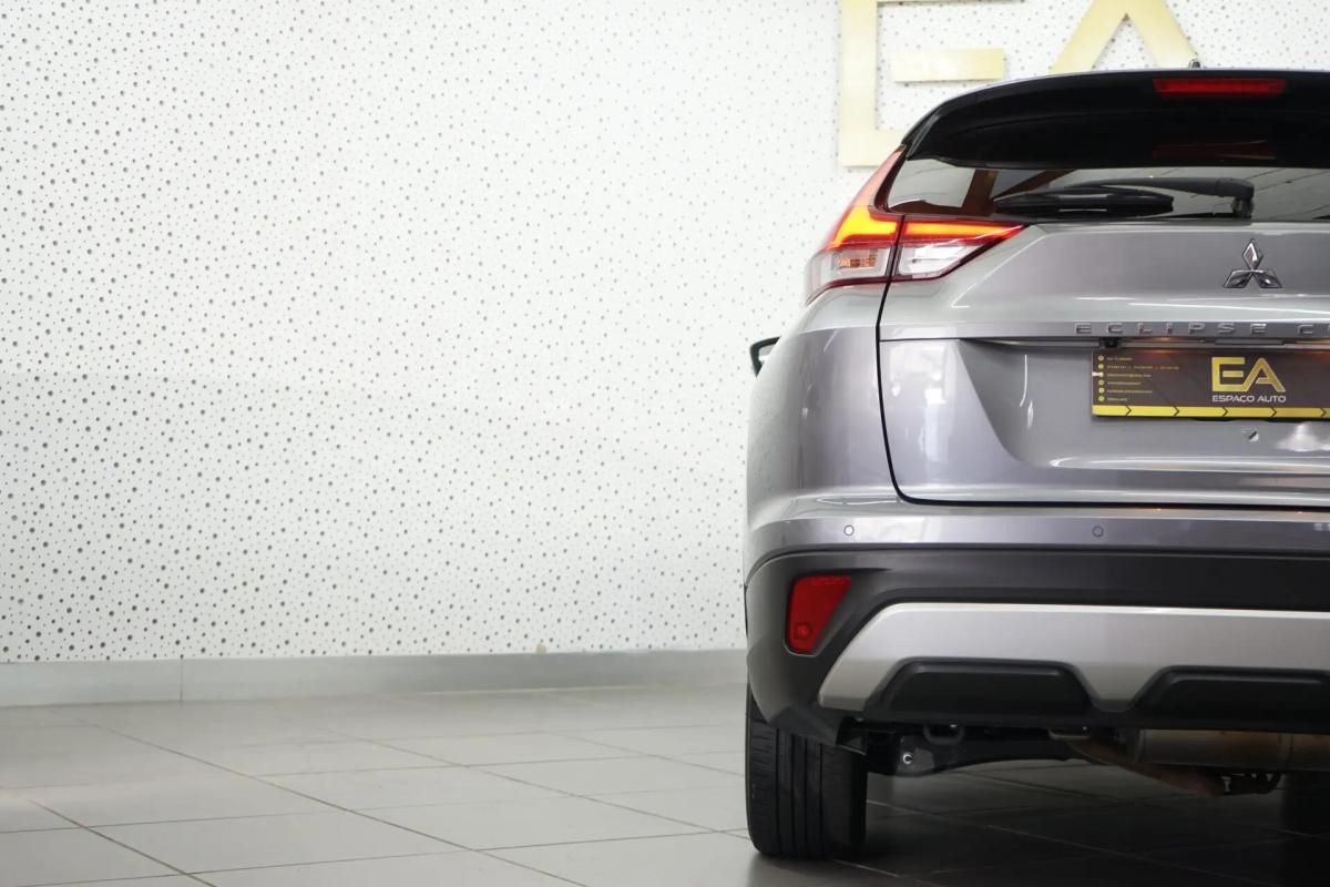 mitsubishi-eclipse-cross-2022-hibrido-a-gasolina-2360cc