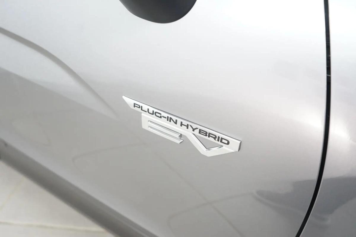 mitsubishi-eclipse-cross-2022-hibrido-a-gasolina-2360cc