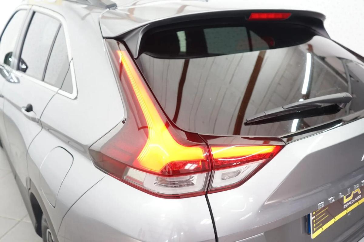 mitsubishi-eclipse-cross-2022-hibrido-a-gasolina-2360cc