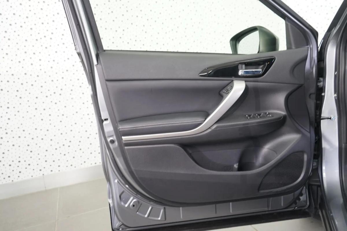 mitsubishi-eclipse-cross-2022-hibrido-a-gasolina-2360cc