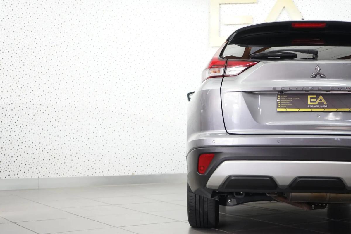 mitsubishi-eclipse-cross-2022-hibrido-a-gasolina-2360cc