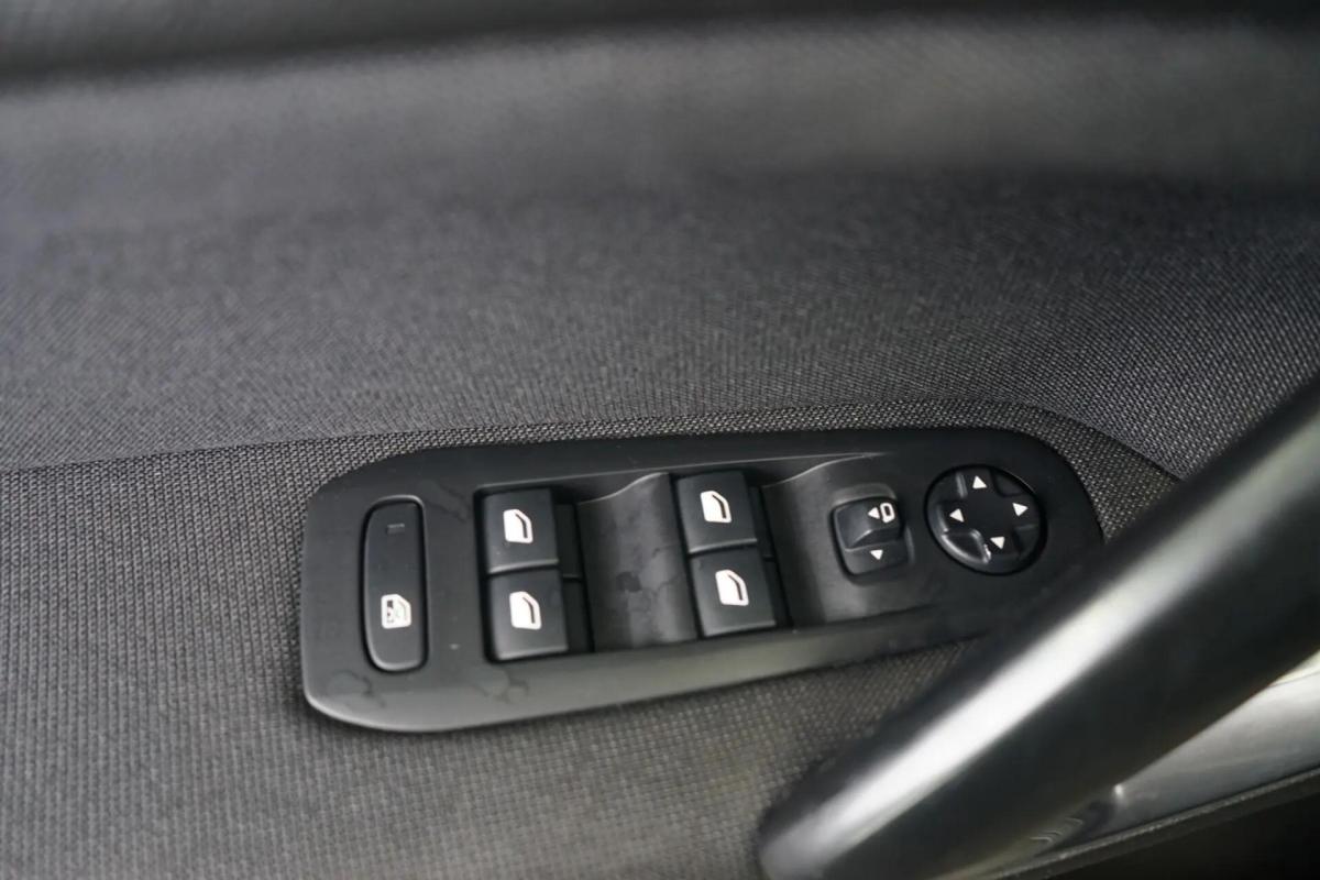 peugeot-308-sw-2019-gasolina-1199cc