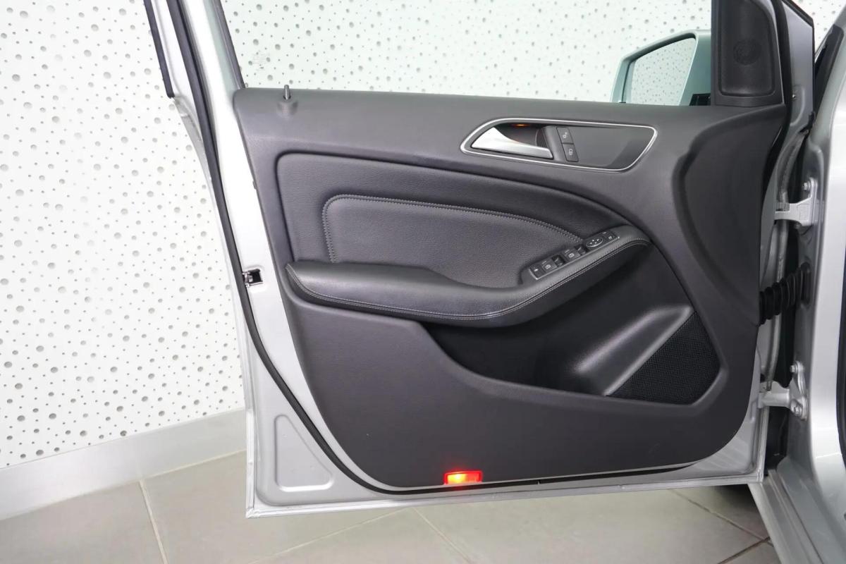 mercedes-benz-classe-b-b-180-2013-gasolina-1595cc