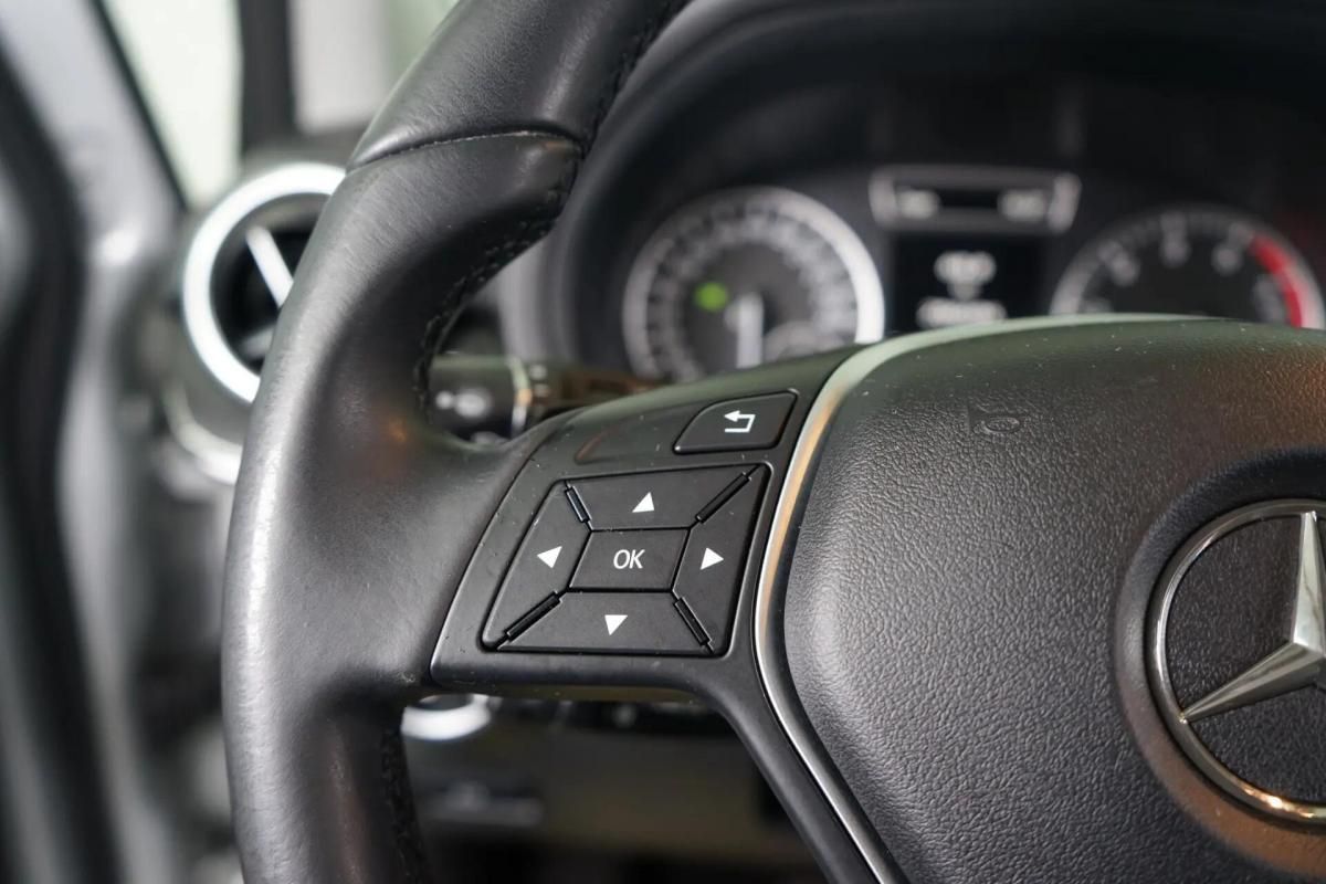 mercedes-benz-classe-b-b-180-2013-gasolina-1595cc