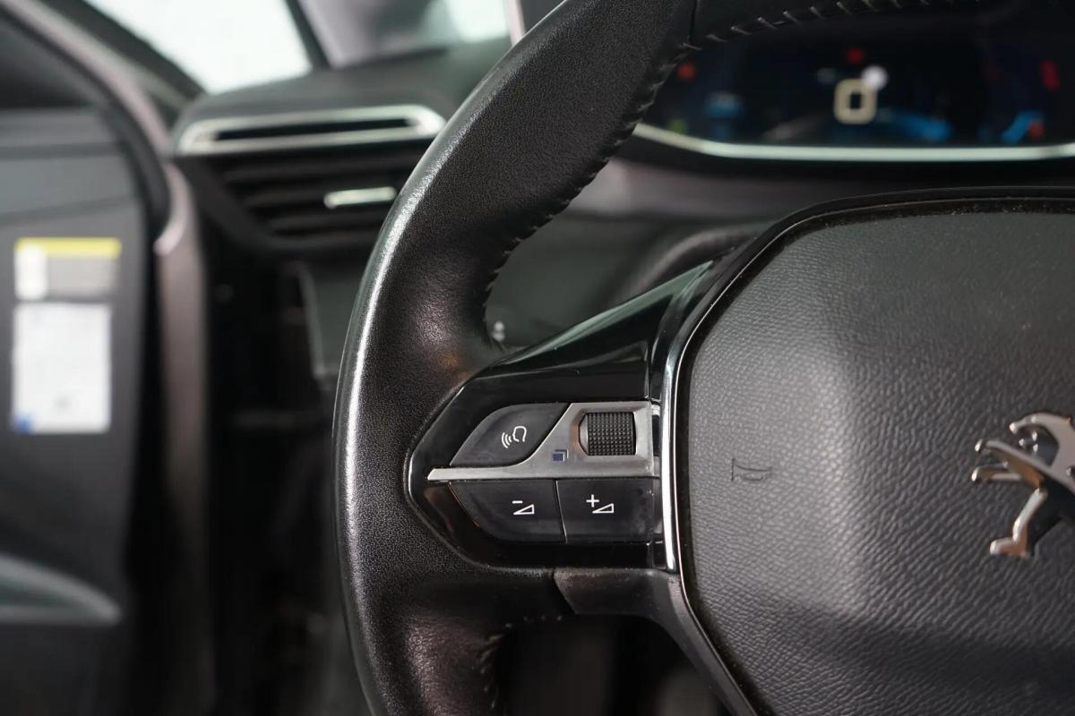 peugeot-208-2021-gasolina-1199cc