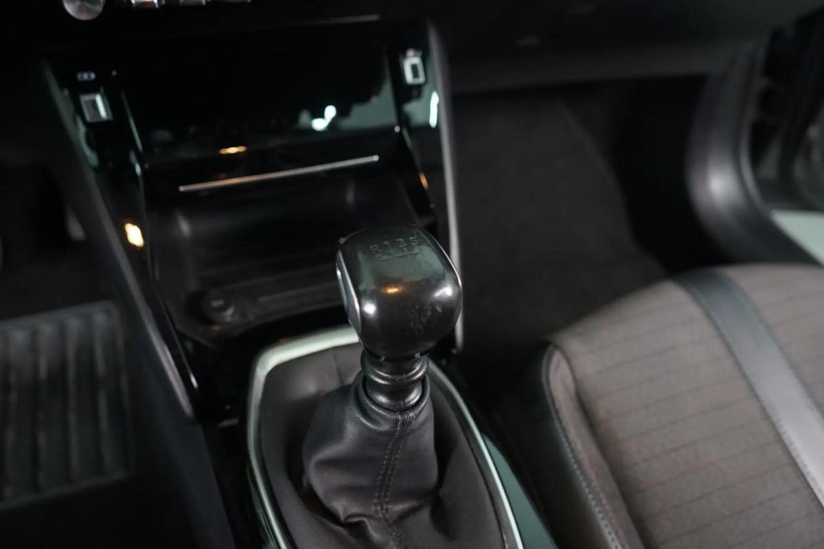 peugeot-208-2021-gasolina-1199cc